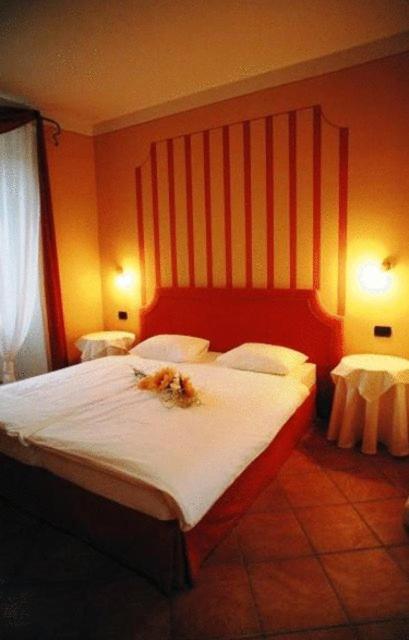 Hotel Casa Arizzoli Cannobio Oda fotoğraf